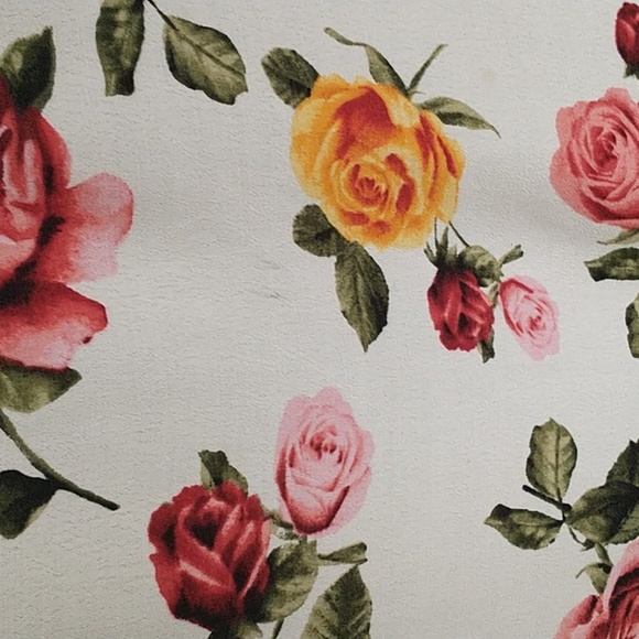 Necktie Floral Top | Multicolor Roses 🌹💐 - Picture 6 of 8